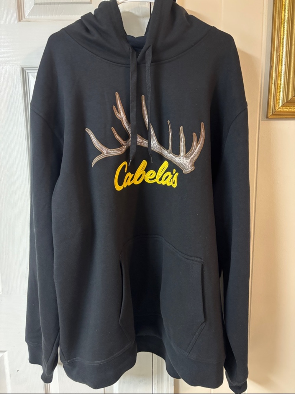 Men Cabela’s  Black Hoodie Crewneck with Antler Script